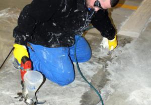 Zwei-Komponenten-Flüssigharz in Packer und Beton injizieren Zwei-Komponenten-Flüssigharz in Packer und Beton injizieren